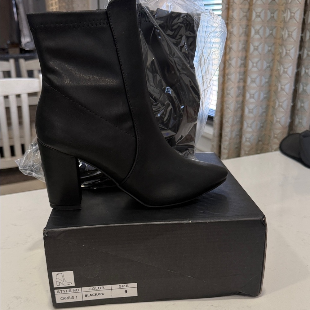Fashion Nova Black Pointed Toe Block Heel Ankle Booties